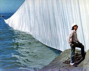 25.01.00.christo.jpg