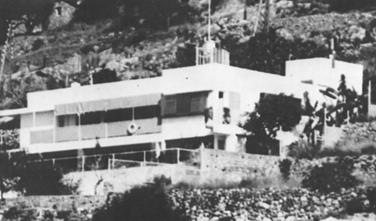 15.04.a.E1027.jpg