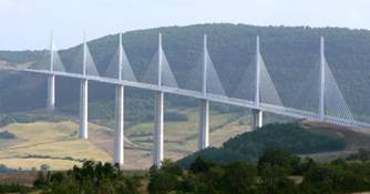 27.06.77.aviaduc_de_millau.jpg