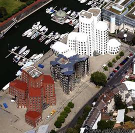 29.01.40.neue_zollhof_dusseldorf_wa261108.jpg