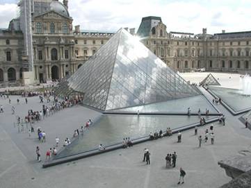 31.01.04.museum_louvre.pyram.lg.jpg