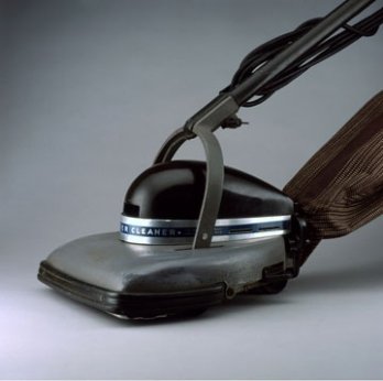 5.4.e.02.1252_henry_dreyfuss_aspirateur_.jpg