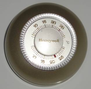 5.4.e.09.Honeywell_thermostat.jpg