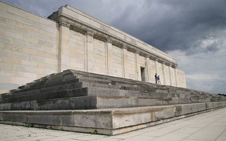5.5.b.01.zeppelinfeld - speer b.jpg