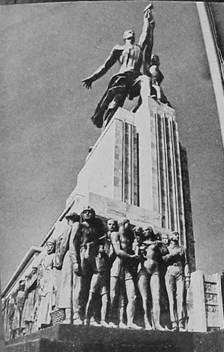 5.6.02.pavillon sovietique exposition 1937.jpg
